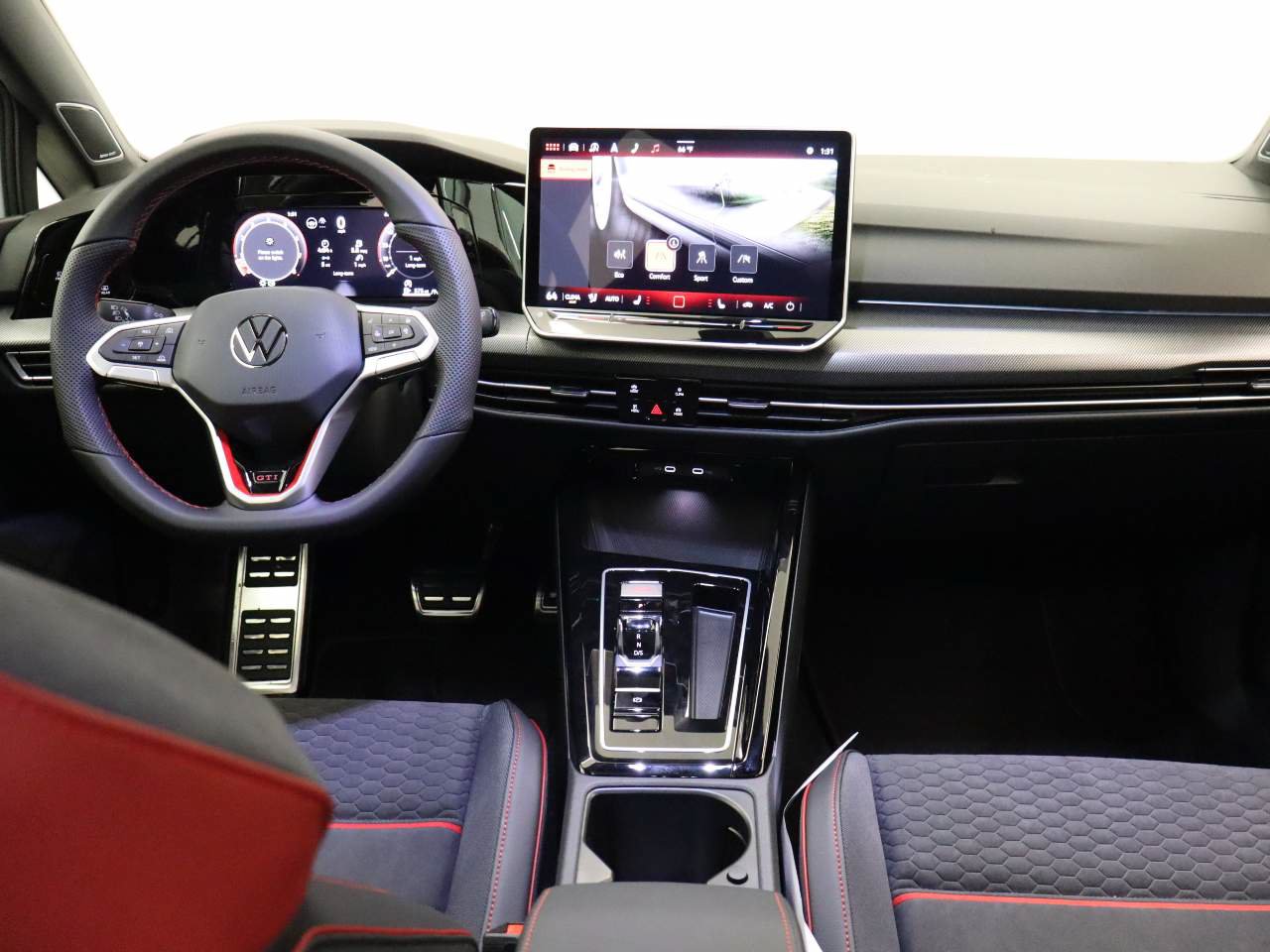 New 2026 Volkswagen Golf SE FWD image 12