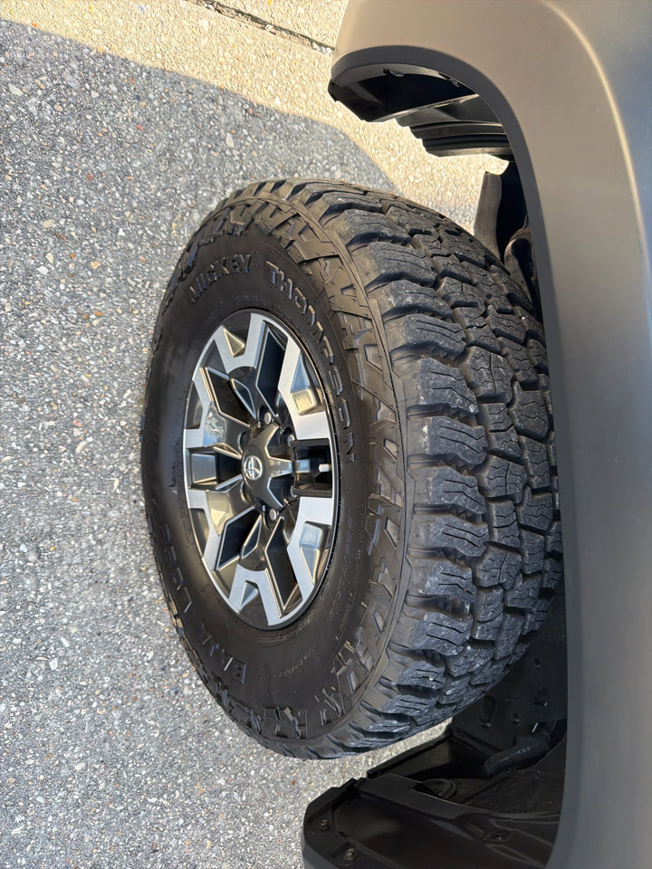 Used 2021 Toyota Tacoma TRD Off-Road w/ Technology Package image 14