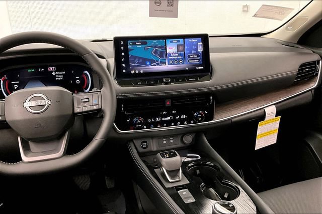 New 2026 Nissan Rogue Platinum image 8