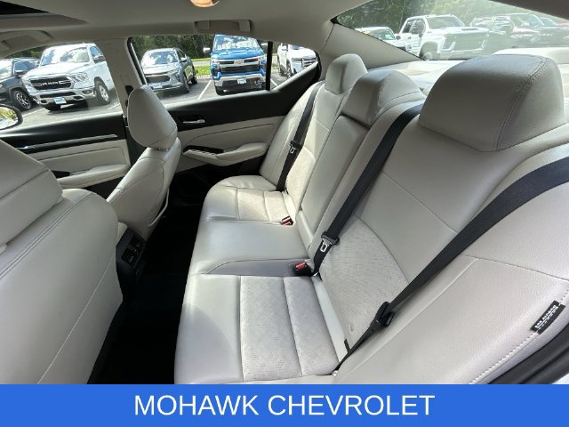Used 2024 Nissan Altima 2.5 SL FWD image 26