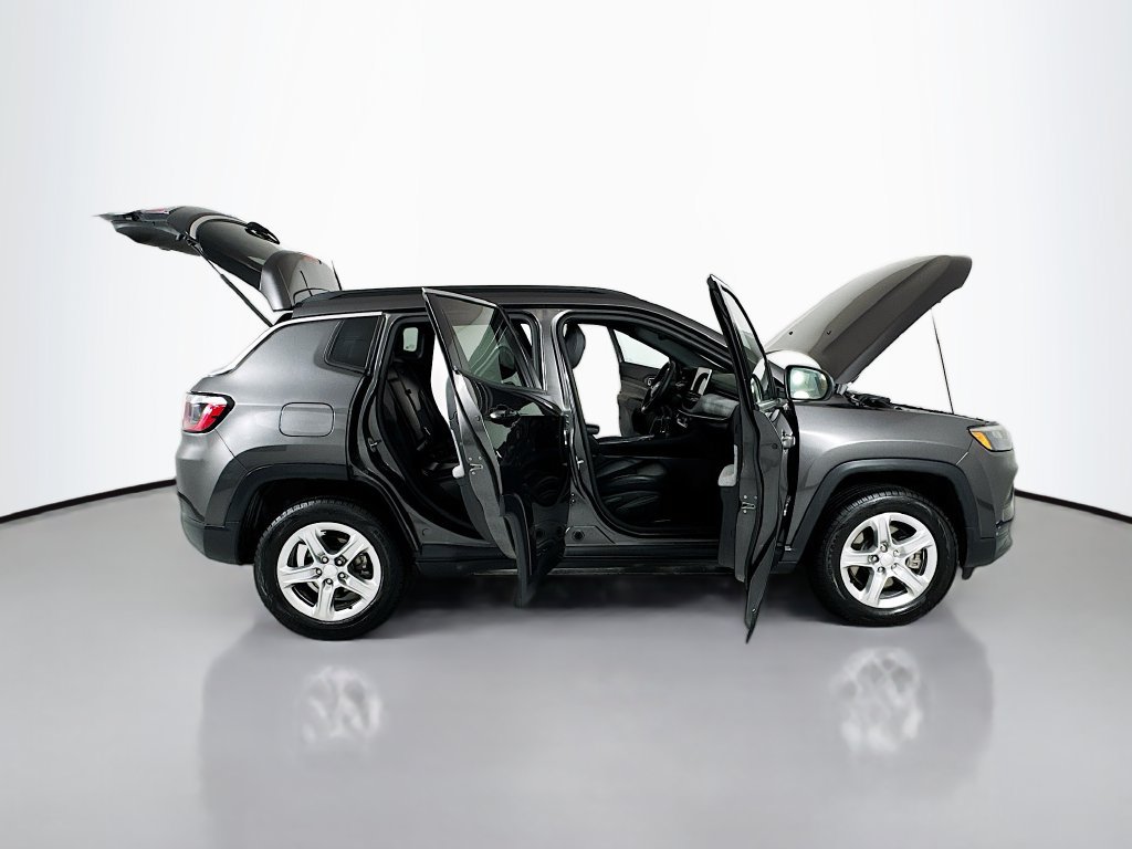 Used 2023 Jeep Compass Latitude w/ Convenience Group AWD/4WD image 25