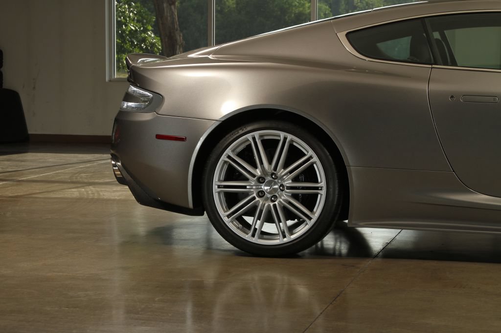 Used 2009 Aston Martin DBS Coupe RWD image 15