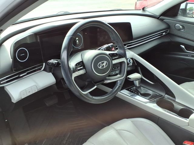 Used 2021 Hyundai Elantra Limited image 9