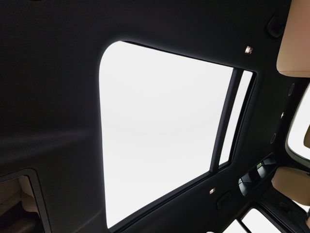 New 2026 Land Rover Defender 110 X-Dynamic SE AWD/4WD image 29