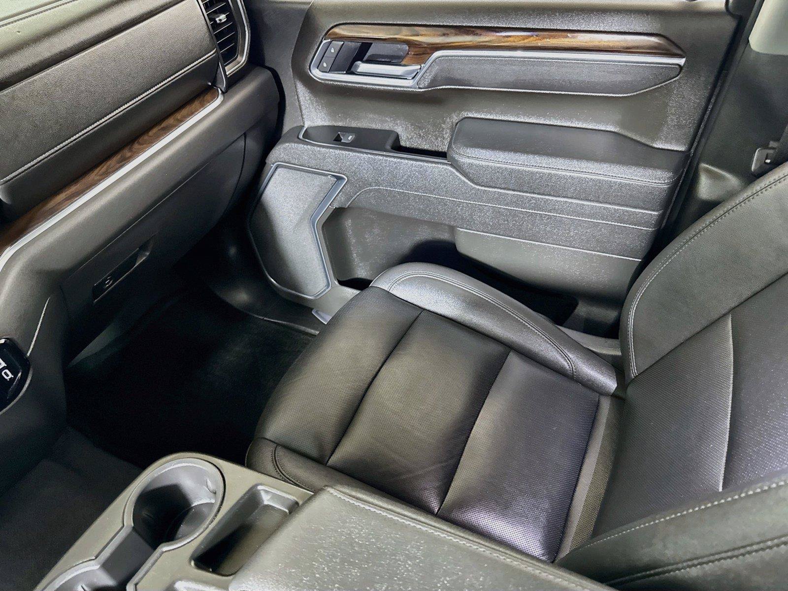 Certified 2025 GMC Sierra 1500 SLT RWD image 21