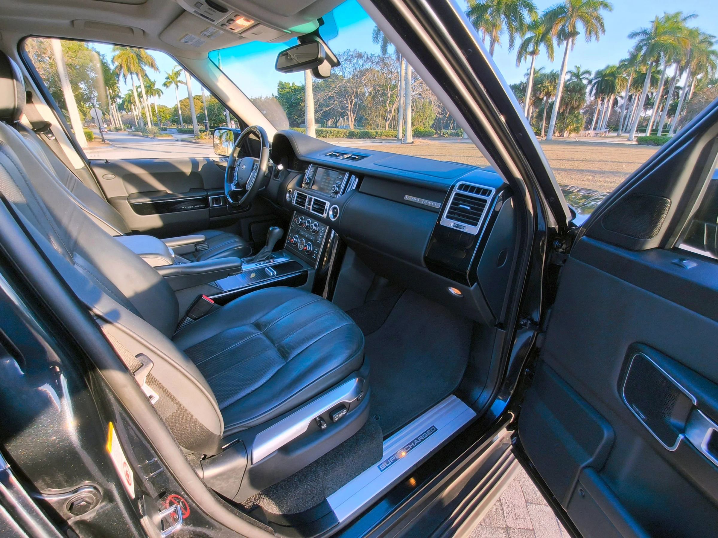 Used 2012 Land Rover Range Rover Supercharged image 38