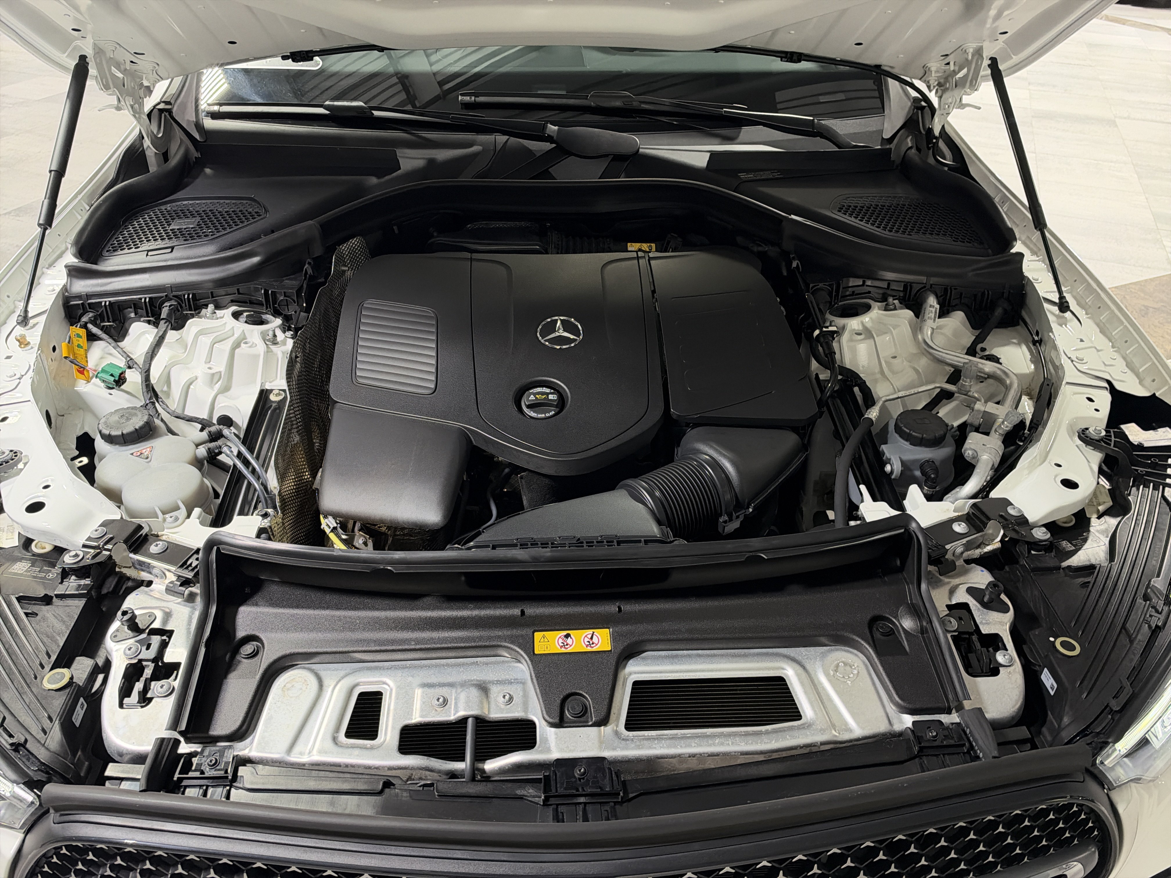 Certified 2025 Mercedes-Benz GLC 350e 4MATIC image 15