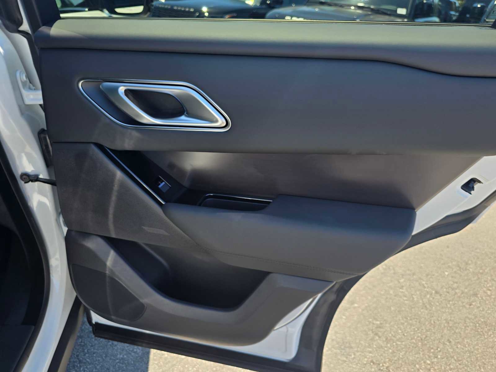 Used 2026 Land Rover Range Rover Velar Dynamic SE image 13