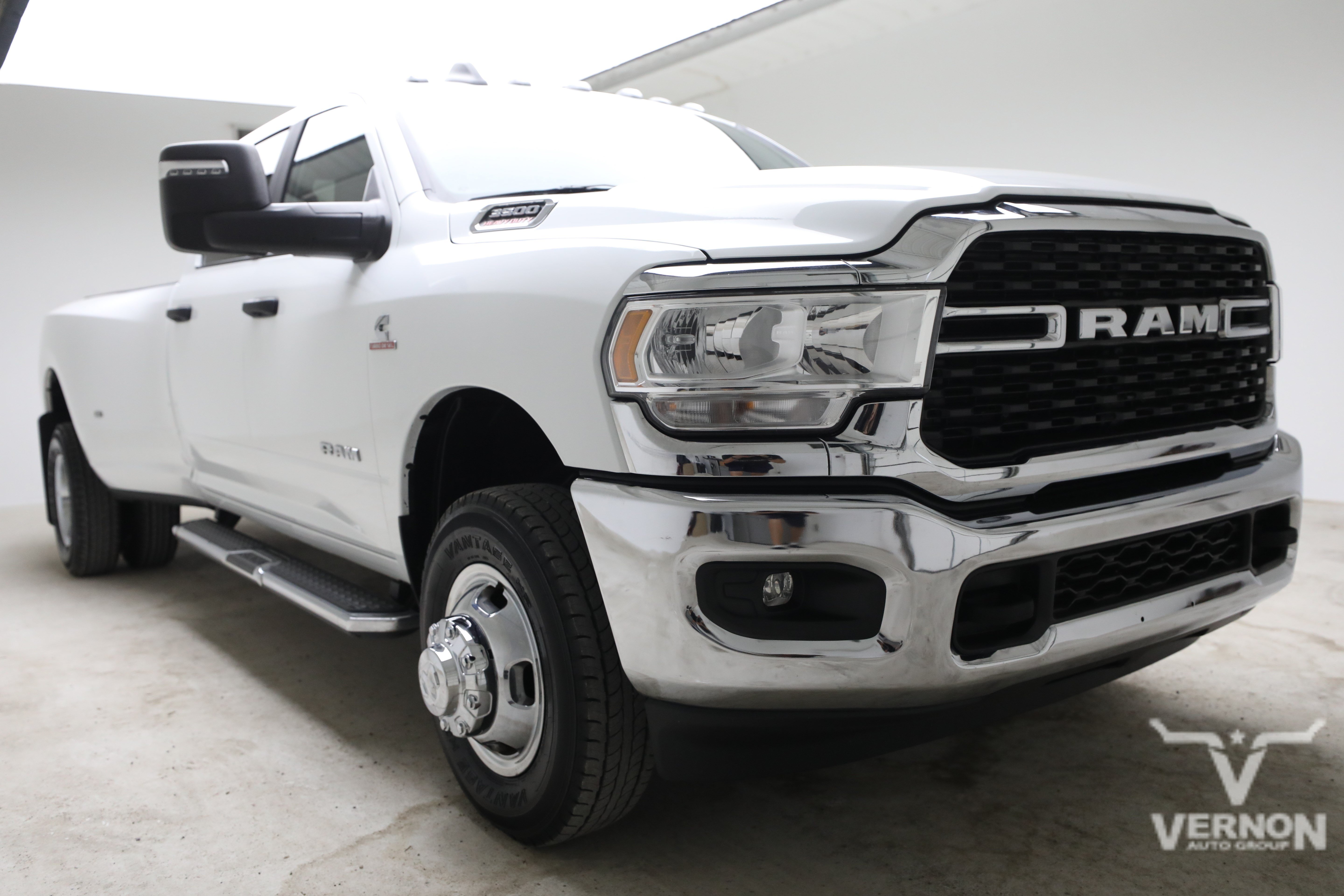 Used 2024 RAM 3500 Big Horn AWD/4WD image 7