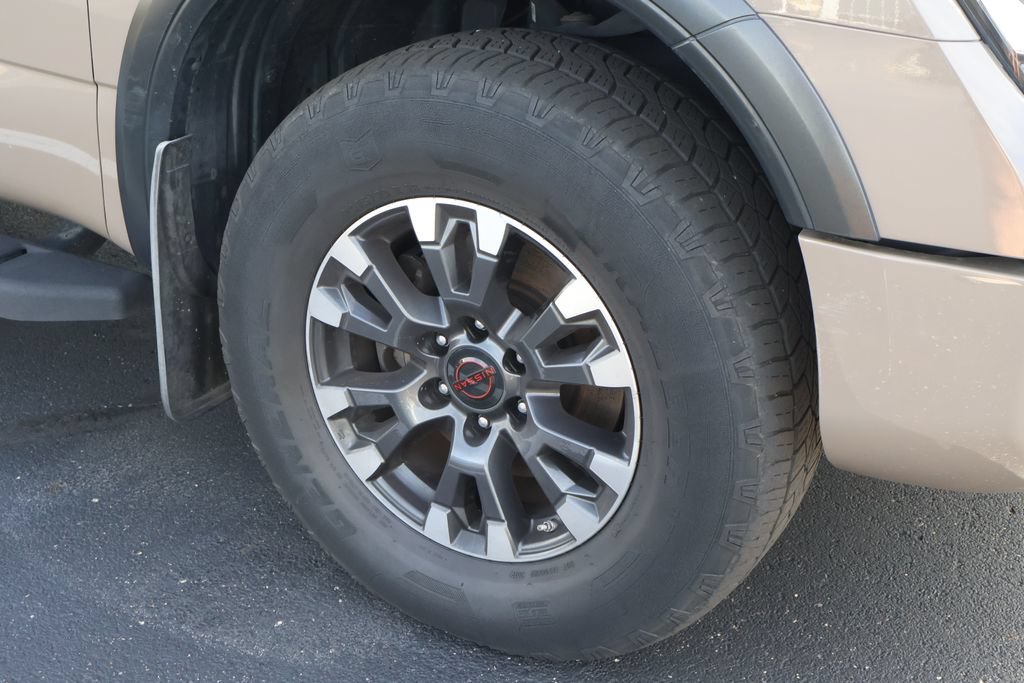 Used 2023 Nissan Titan PRO-4X w/ Pro-4x Convenience Package AWD/4WD image 8