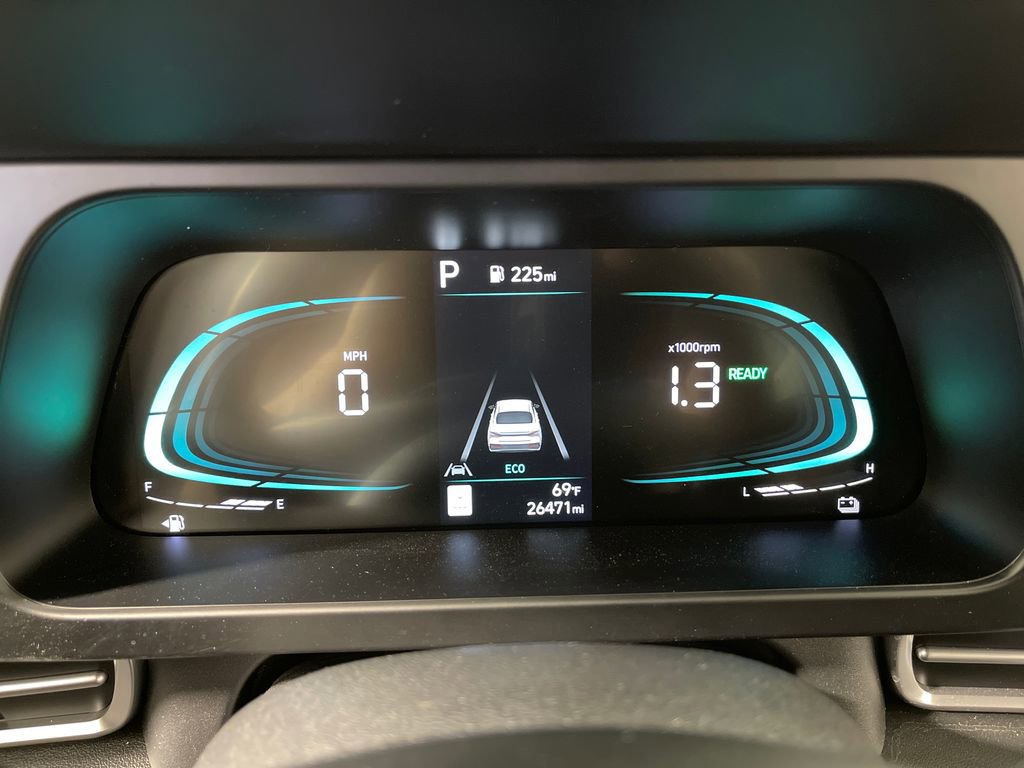 Certified 2025 Hyundai Elantra Blue FWD image 20