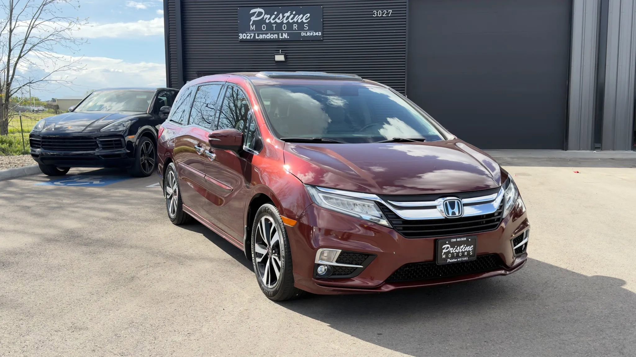 Used 2018 Honda Odyssey Elite image 2