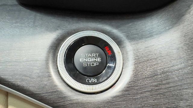 Used 2021 Jeep Grand Cherokee L Limited image 24