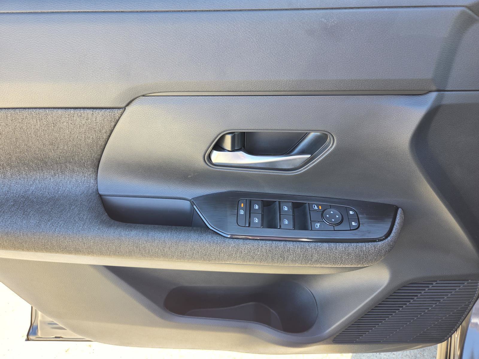 New 2027 Nissan Kicks SV w/ Cold Weather Package FWD image 14