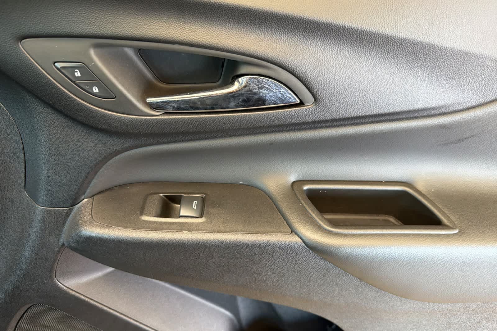 Used 2024 Chevrolet Equinox LT FWD image 19