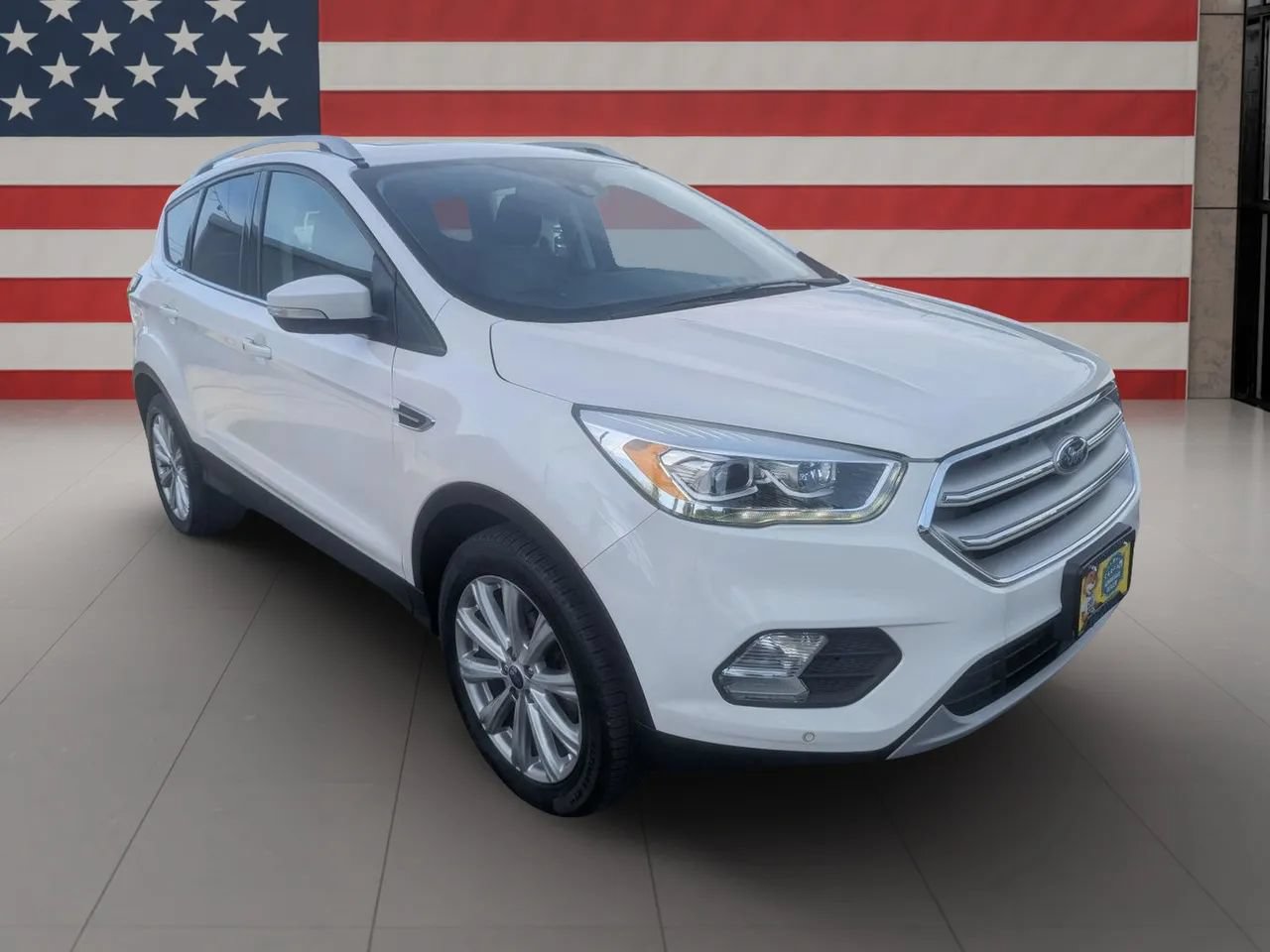 Used 2018 Ford Escape Titanium w/ Ford Safe & Smart Package AWD/4WD image 4