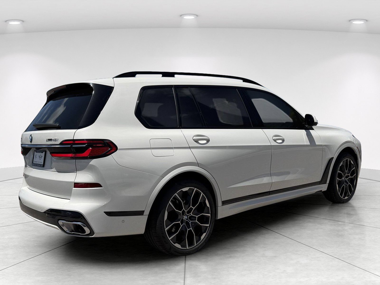 Certified 2023 BMW X7 xDrive40i w/ M Sport Package AWD/4WD image 3