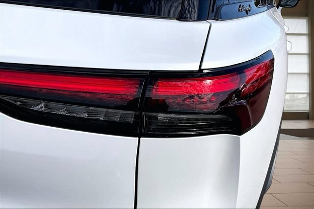 Used 2026 INFINITI QX60 Autograph w/ Dark Cargo Package AWD/4WD image 28