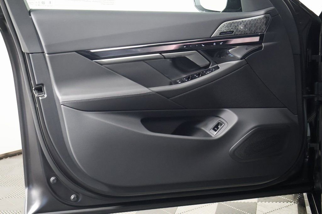 New 2026 BMW i5 eDrive40 image 7