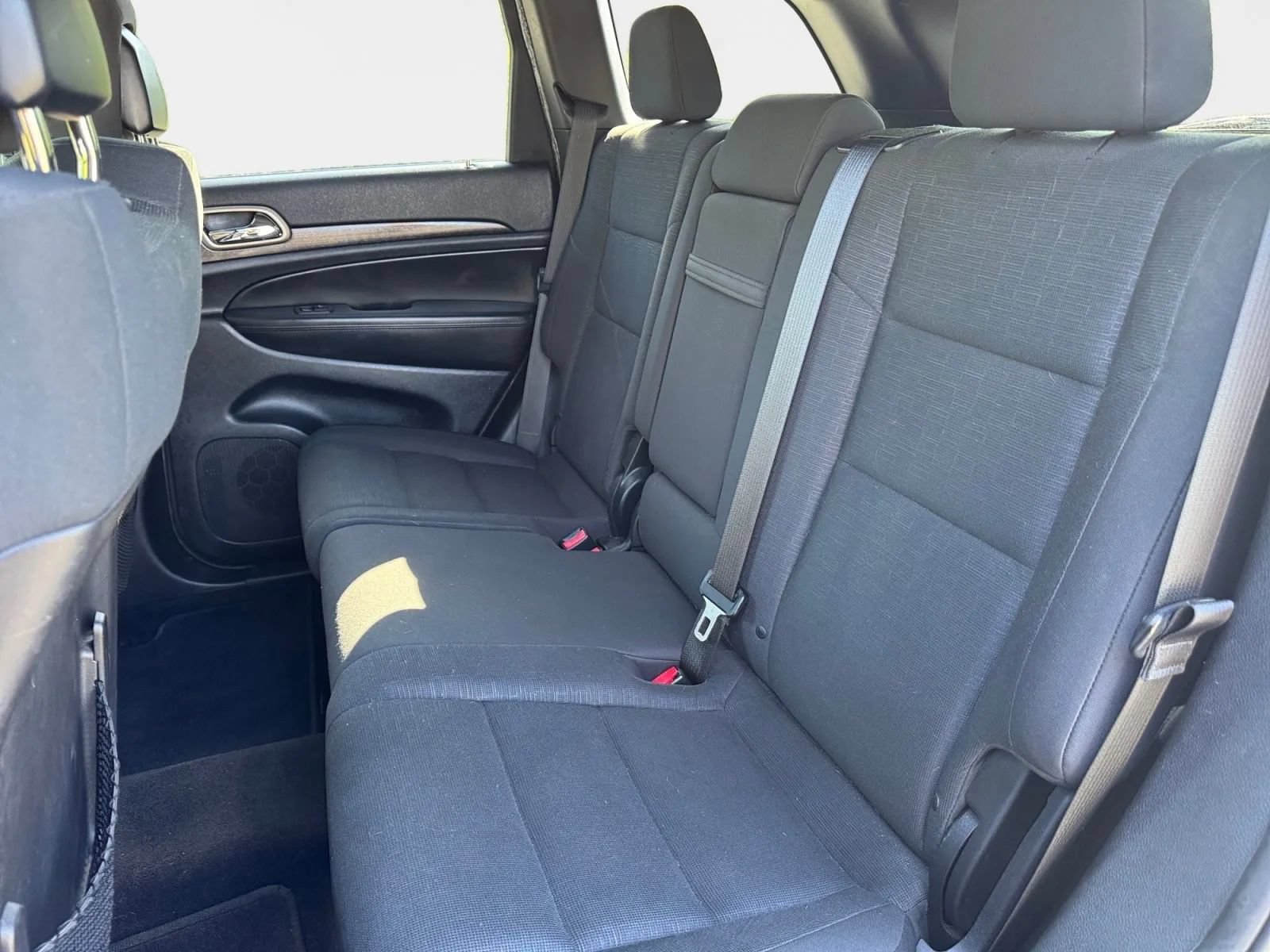 Used 2014 Jeep Grand Cherokee Laredo w/ Quick Order Package 23E RWD image 11