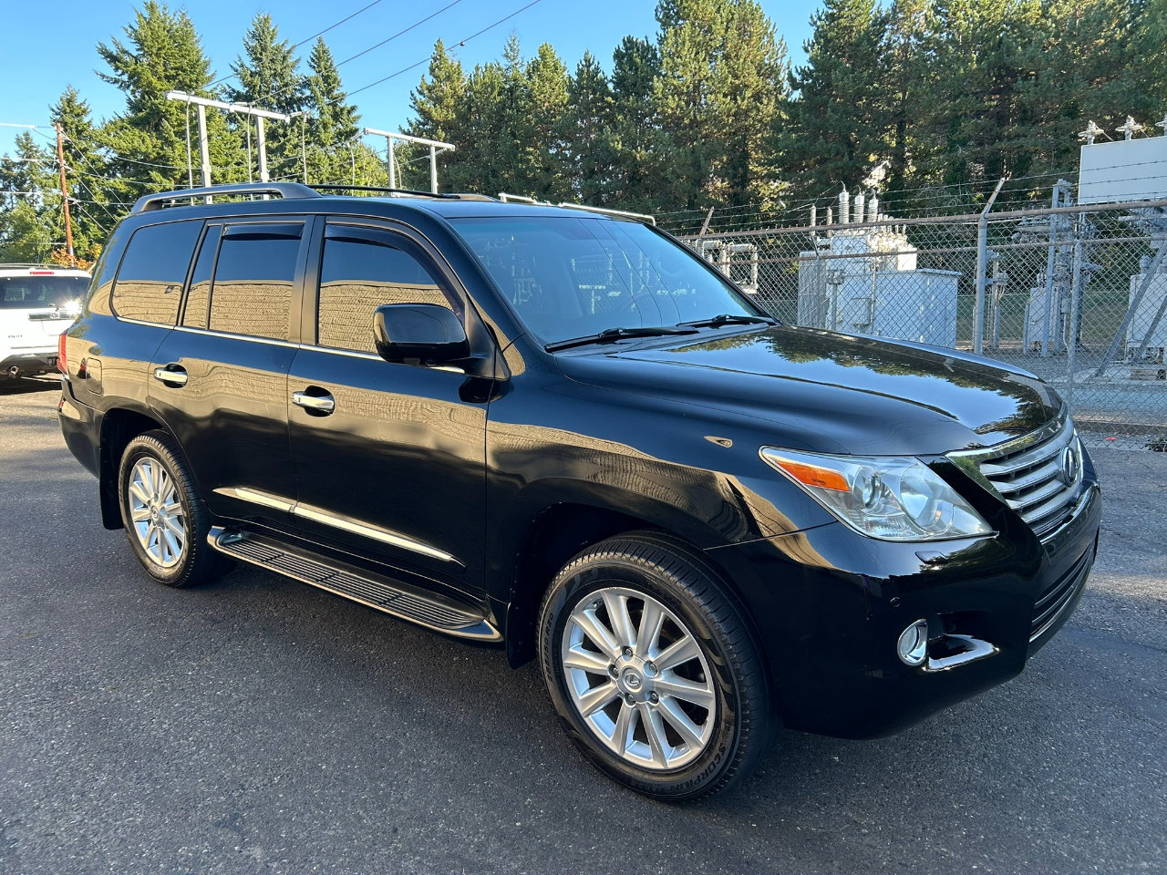 Used 2009 Lexus LX 570 4WD image 3