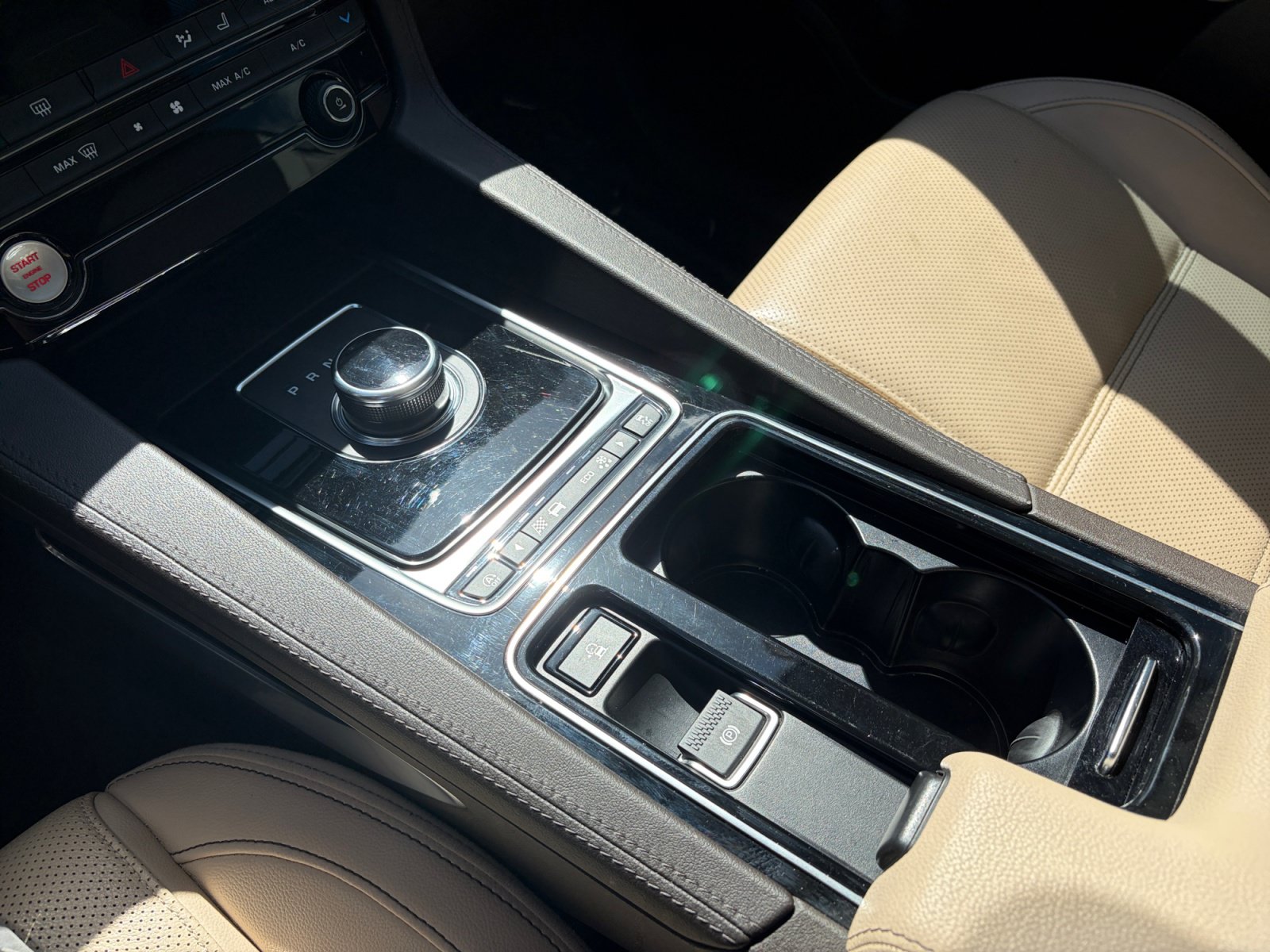 Used 2019 Jaguar F-PACE Prestige AWD/4WD image 25