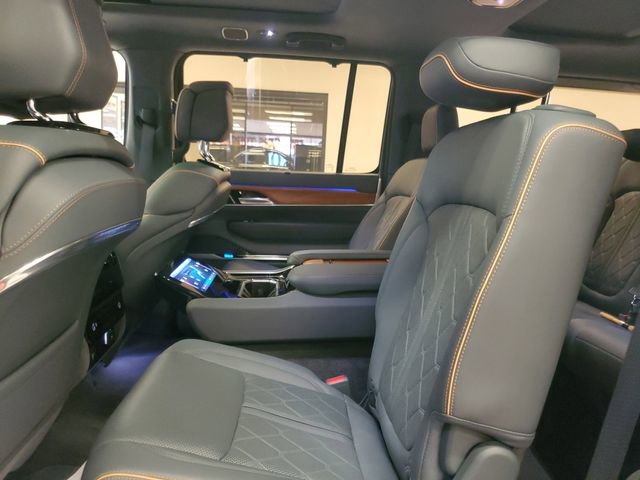 Used 2022 Jeep Grand Wagoneer Series III image 31