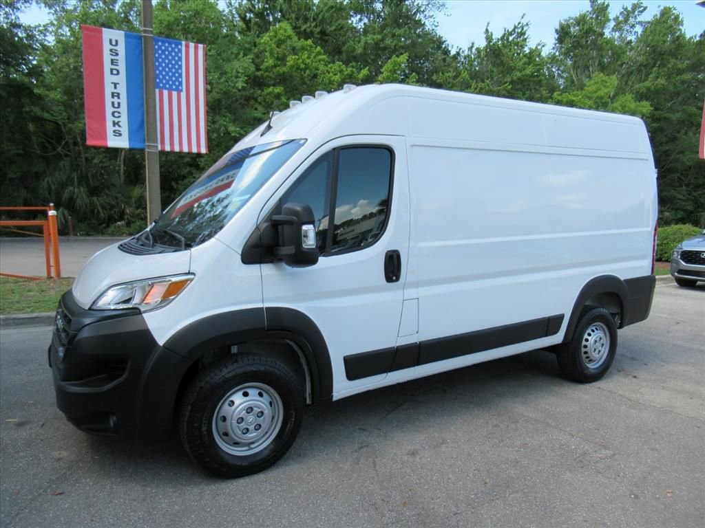 Used 2025 RAM ProMaster 2500 w/ Convenience Group FWD image 4