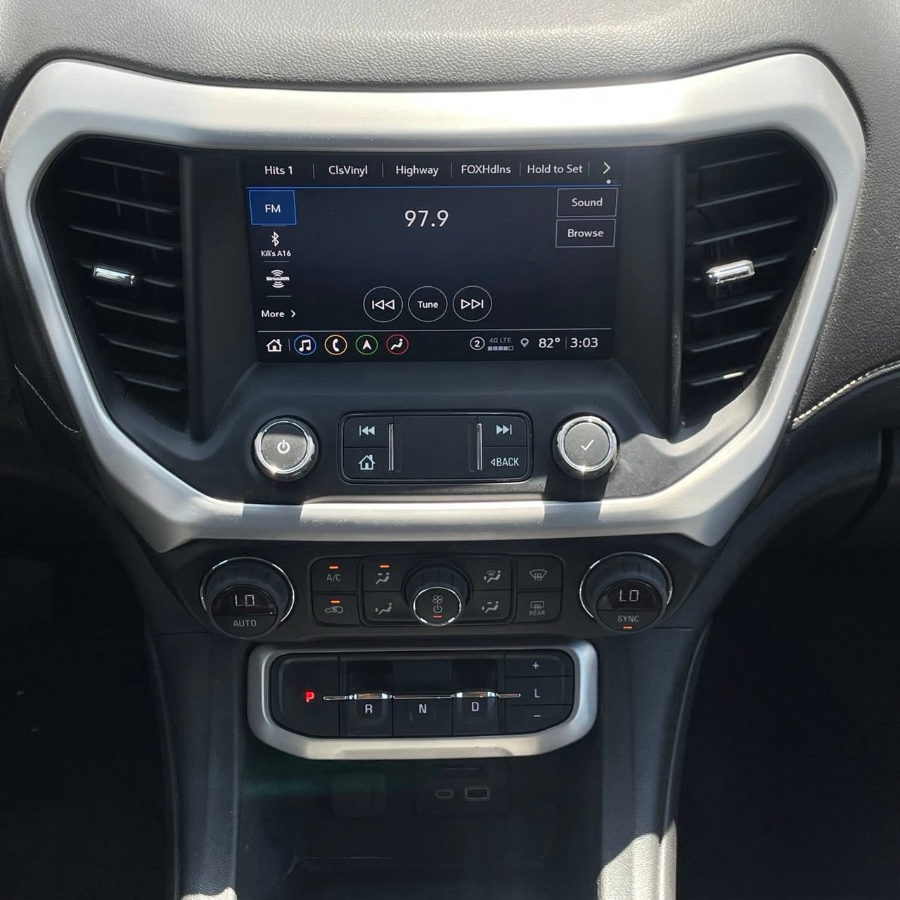 Certified 2023 GMC Acadia SLT FWD image 17