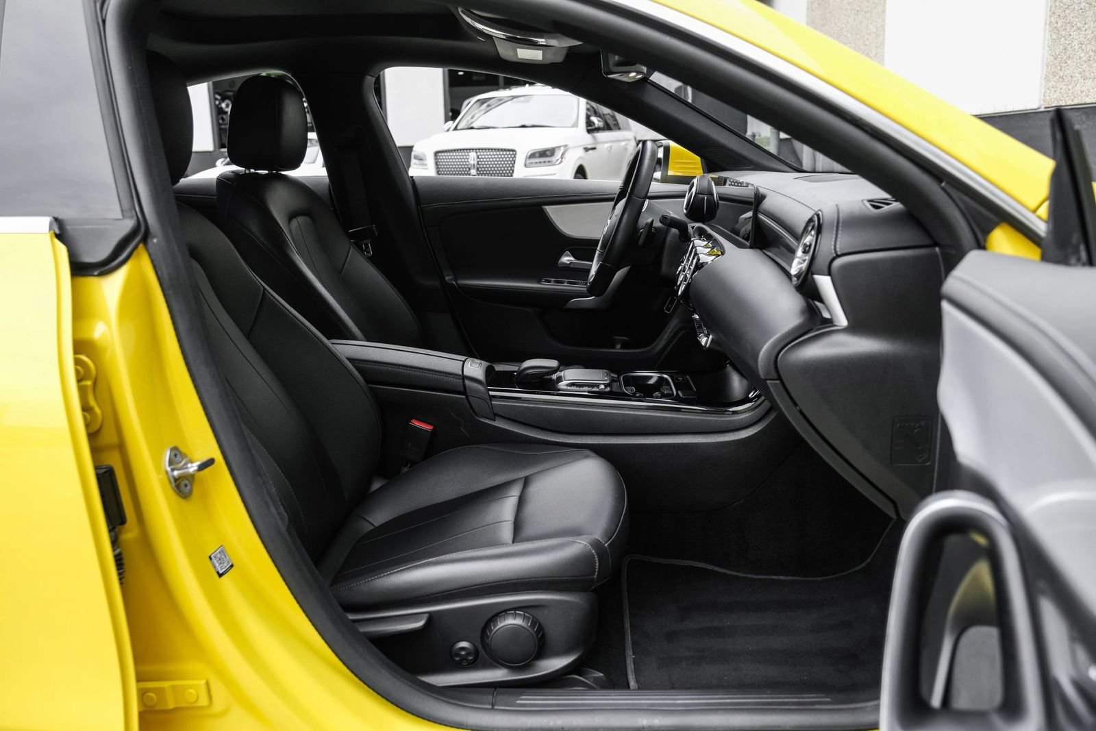 Used 2022 Mercedes-Benz CLA 250 image 34