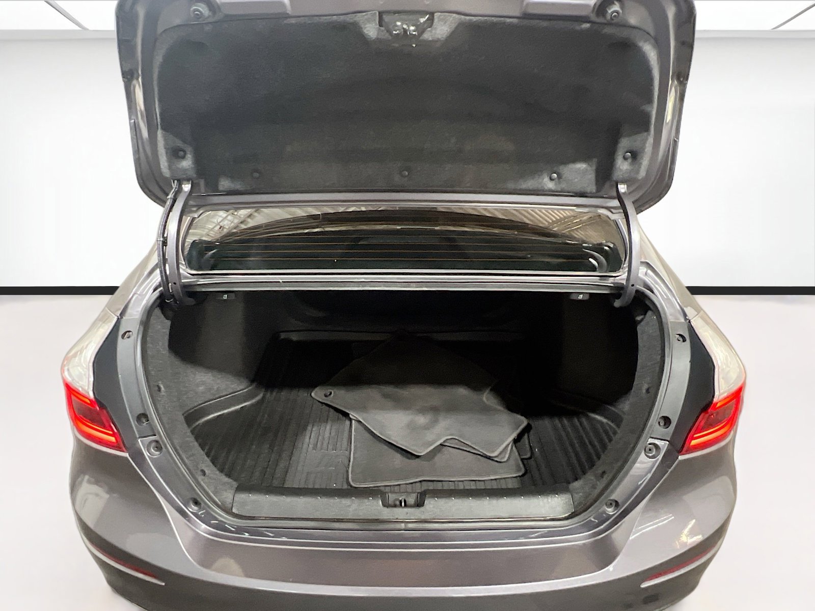 Used 2022 Honda Insight Touring image 19