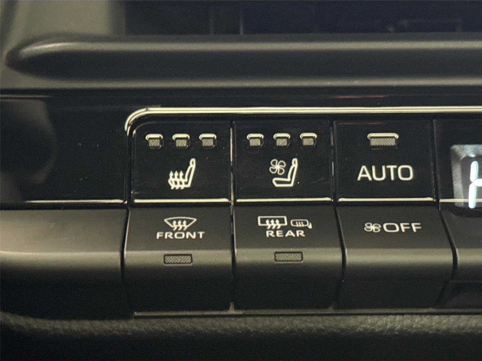 Certified 2025 Toyota Crown Platinum image 8