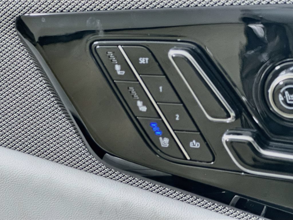 Certified 2025 Cadillac Optiq Sport 2 AWD/4WD image 25