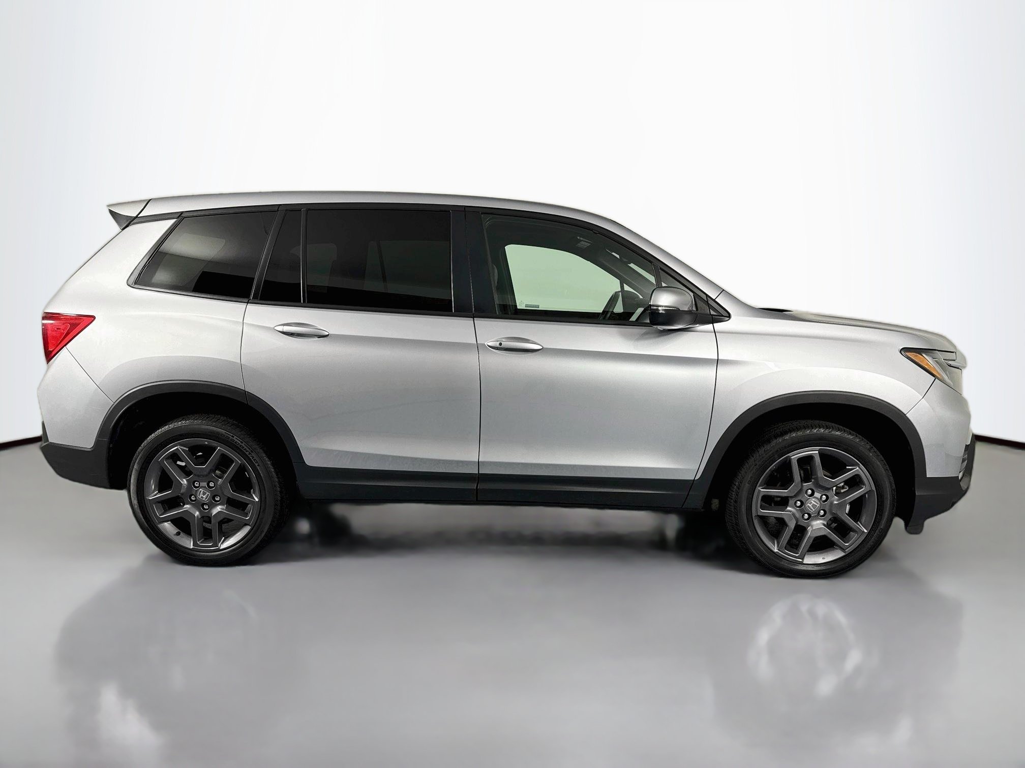 Certified 2023 Honda Passport EX-L image 4