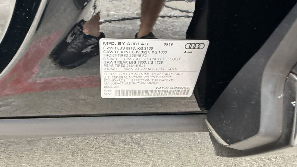 Used 2019 Audi e-tron Prestige w/ Prestige Package image 5