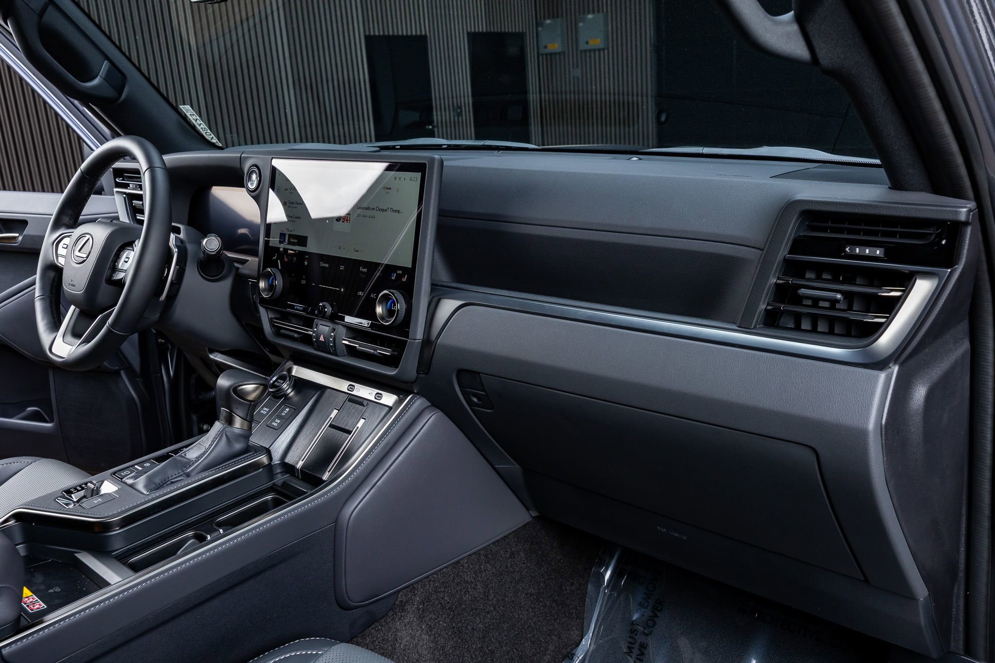 Used 2025 Lexus GX 550 550 Premium+ w/ Cold Area Package image 18