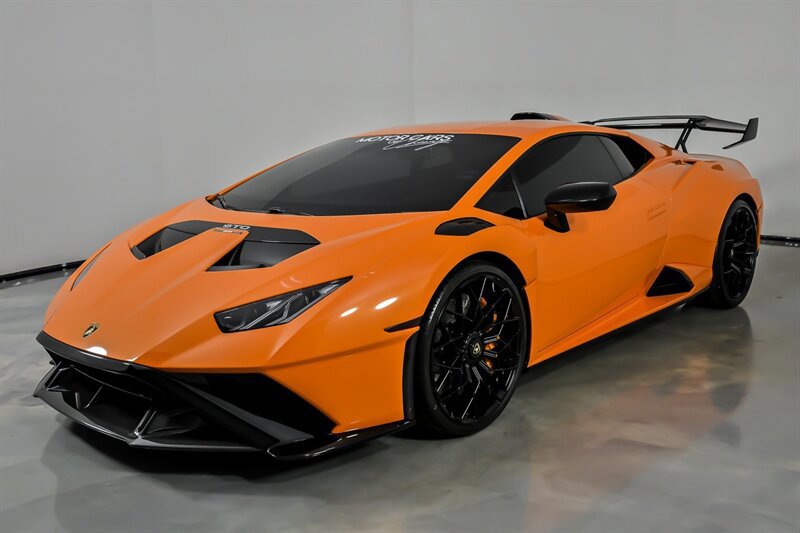 Used 2022 Lamborghini Huracan STO RWD image 8