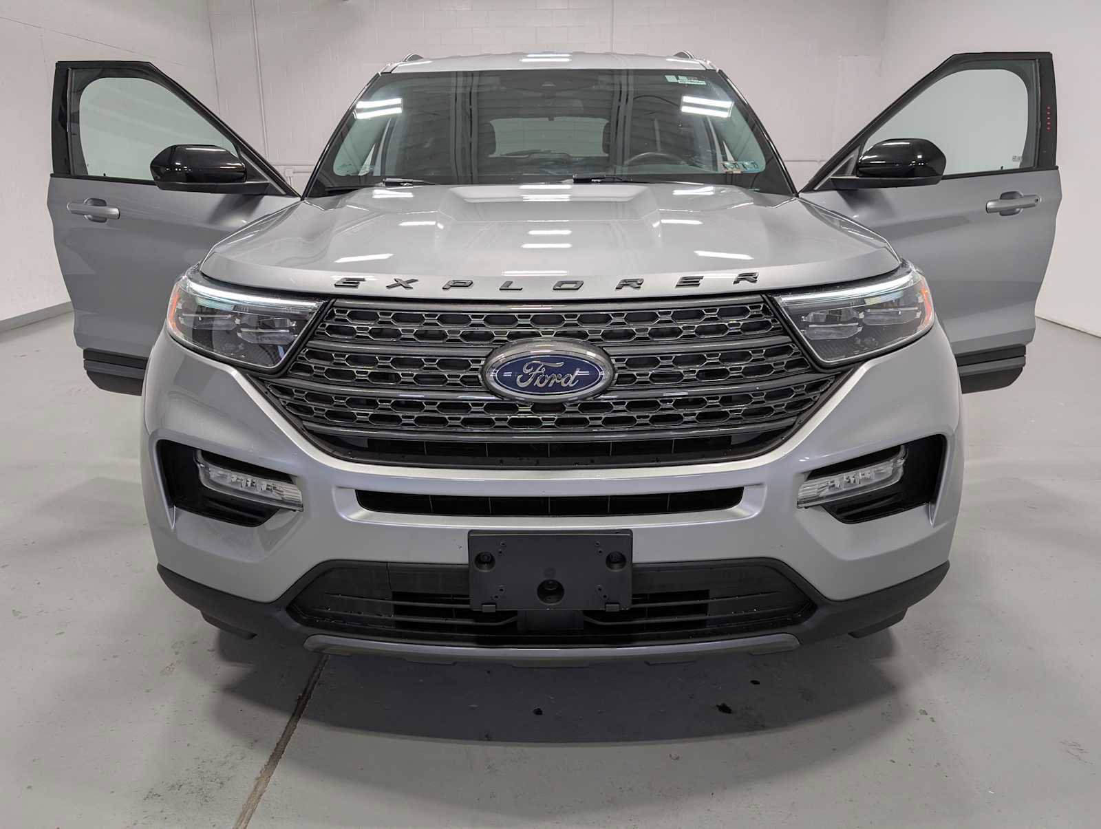Certified 2023 Ford Explorer XLT w/ Equipment Group 202A AWD/4WD image 15