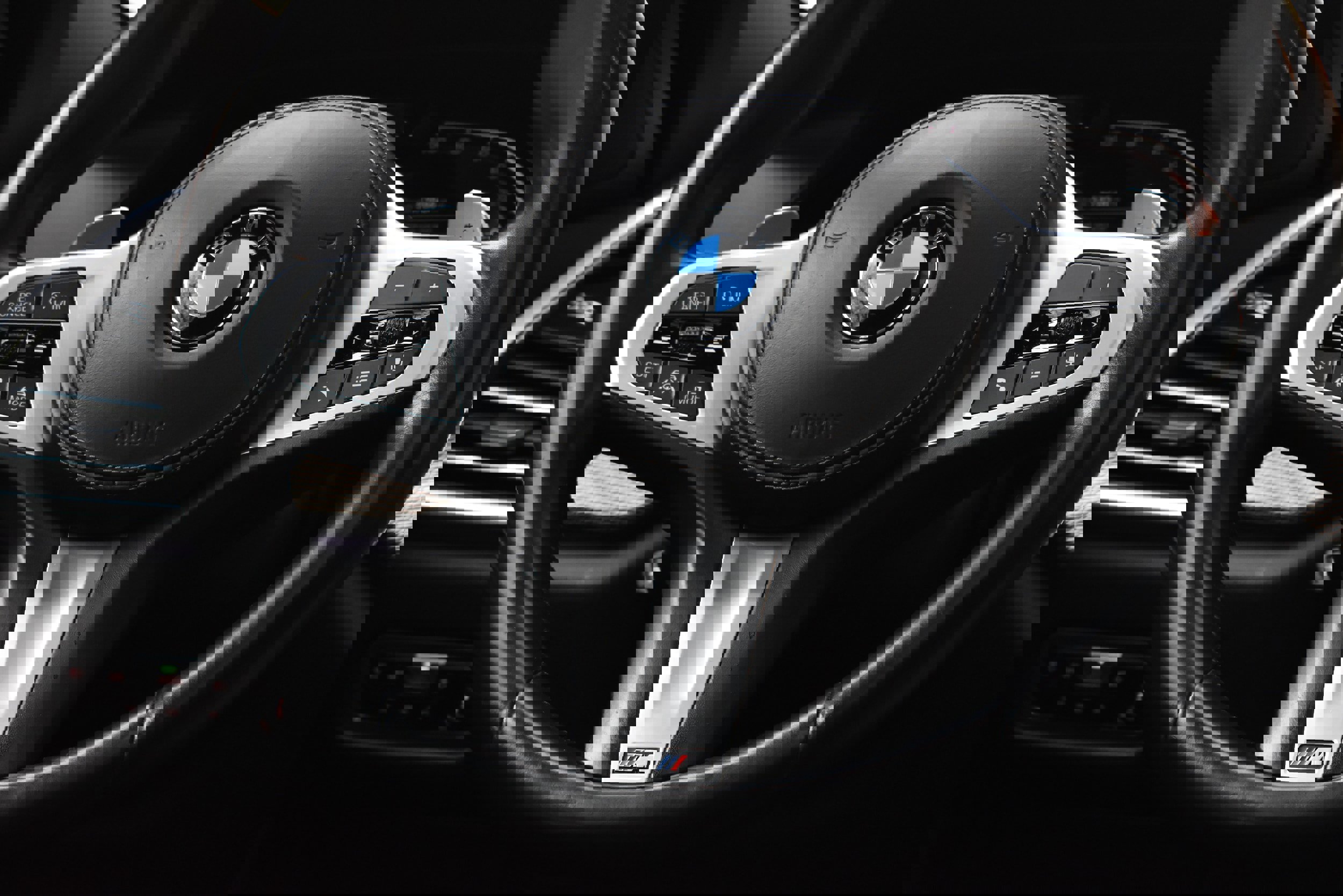 Used 2021 BMW X6 xDrive40i w/ M Sport Package image 31