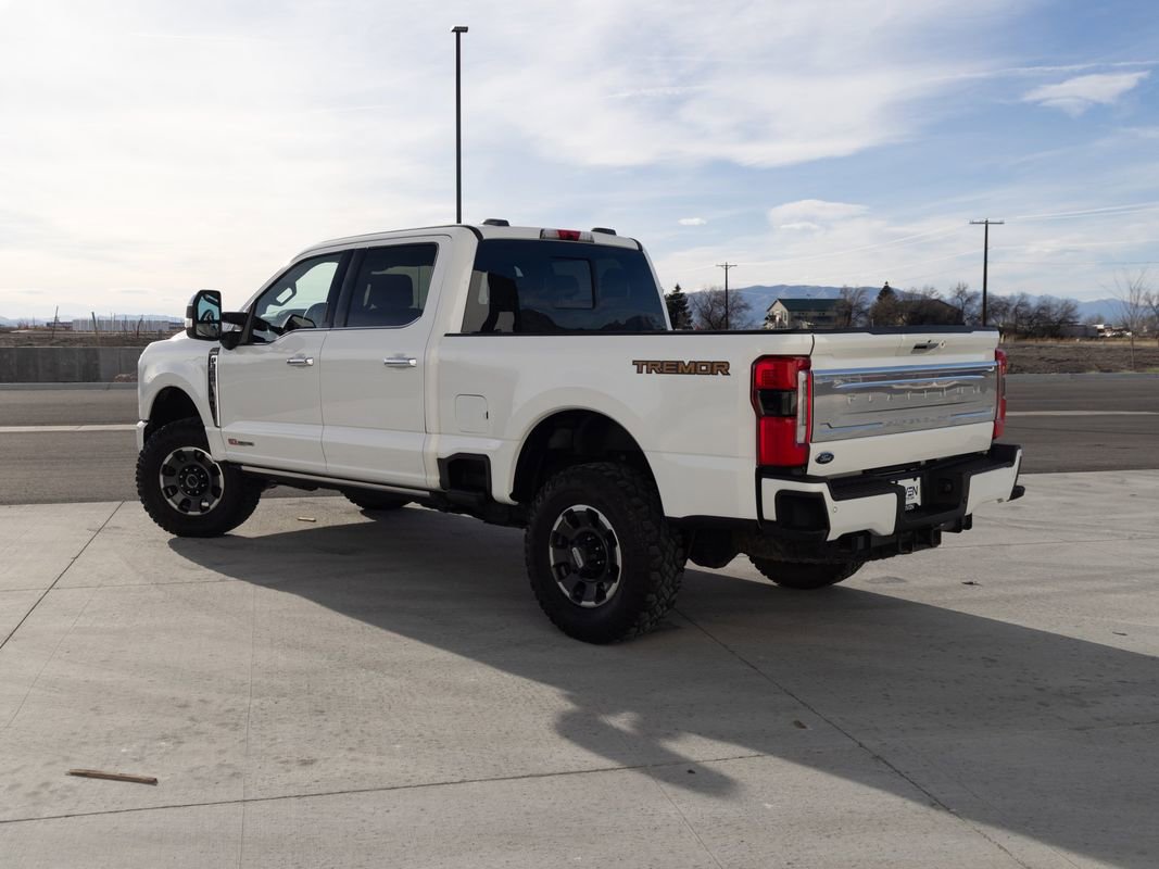 Used 2023 Ford F350 Platinum w/ Tremor Off-Road Package AWD/4WD image 4