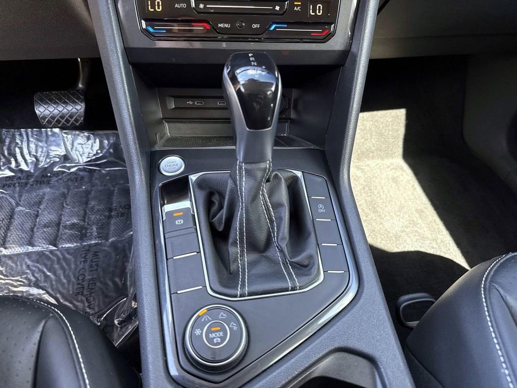 Used 2022 Volkswagen Tiguan SE AWD/4WD image 15