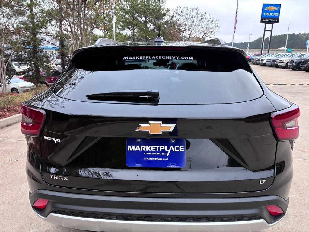 Used 2026 Chevrolet Trax LT w/ Driver Confidence Package FWD image 5