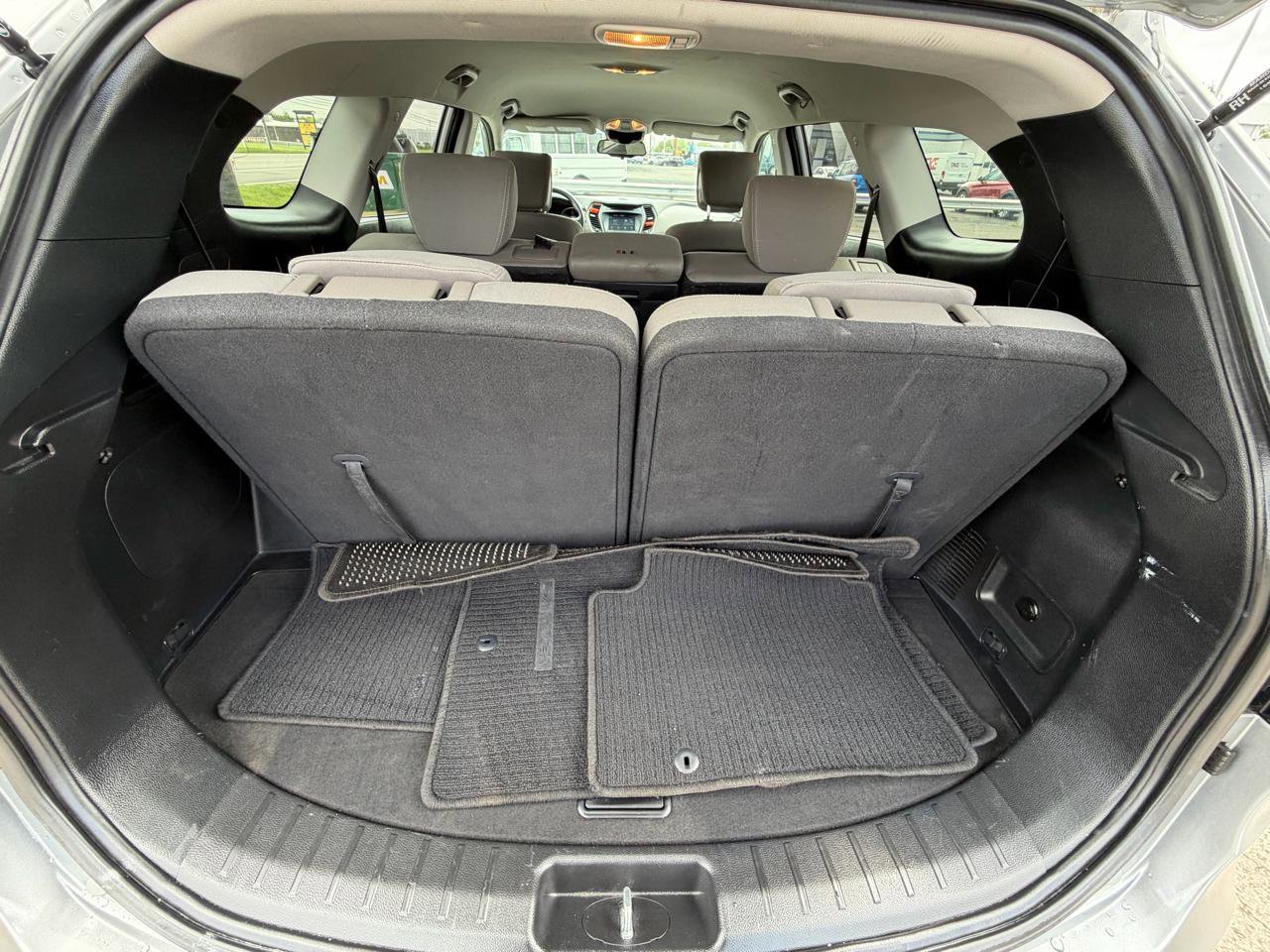 Used 2017 Hyundai Santa Fe SE AWD/4WD image 21