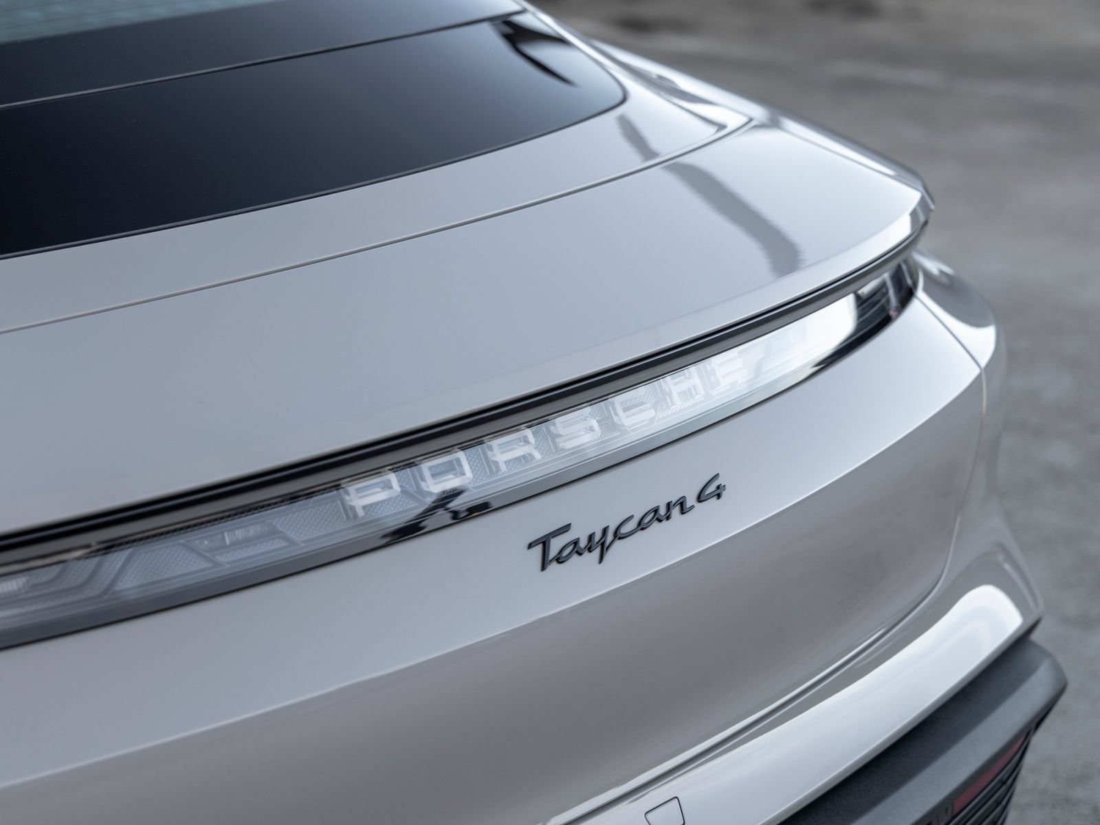 Certified 2025 Porsche Taycan AWD/4WD image 19