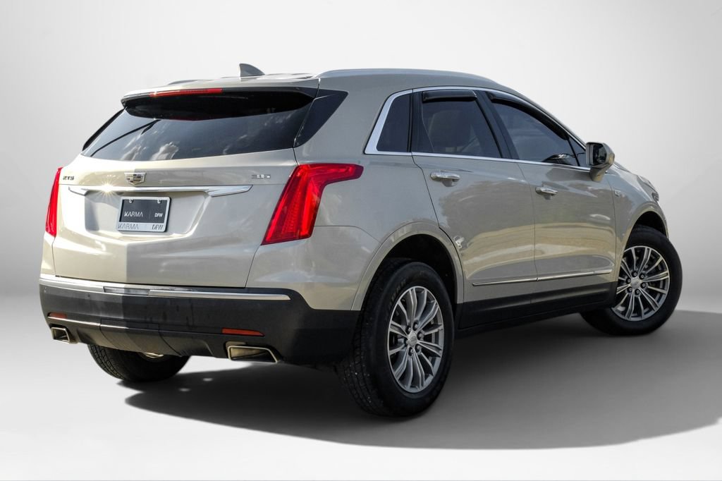 Used 2017 Cadillac XT5 Luxury w/ Driver Awareness Package FWD image 6