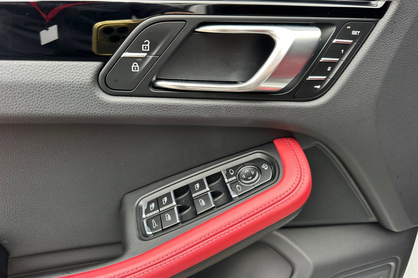 Used 2023 Porsche Macan S image 12