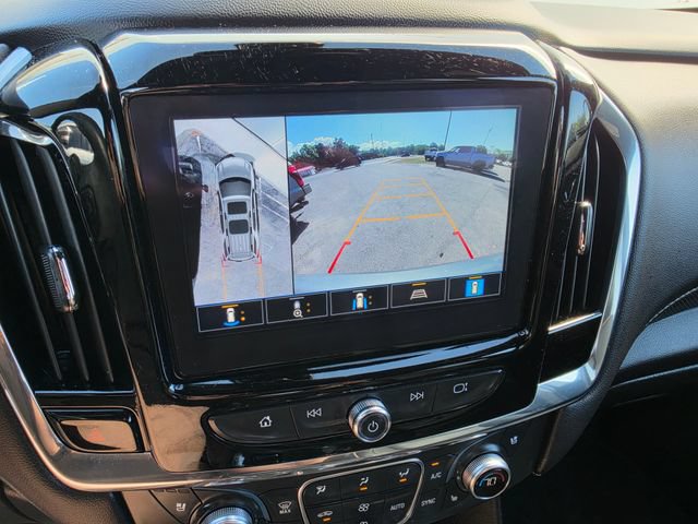 Used 2023 Chevrolet Traverse Premier FWD image 12