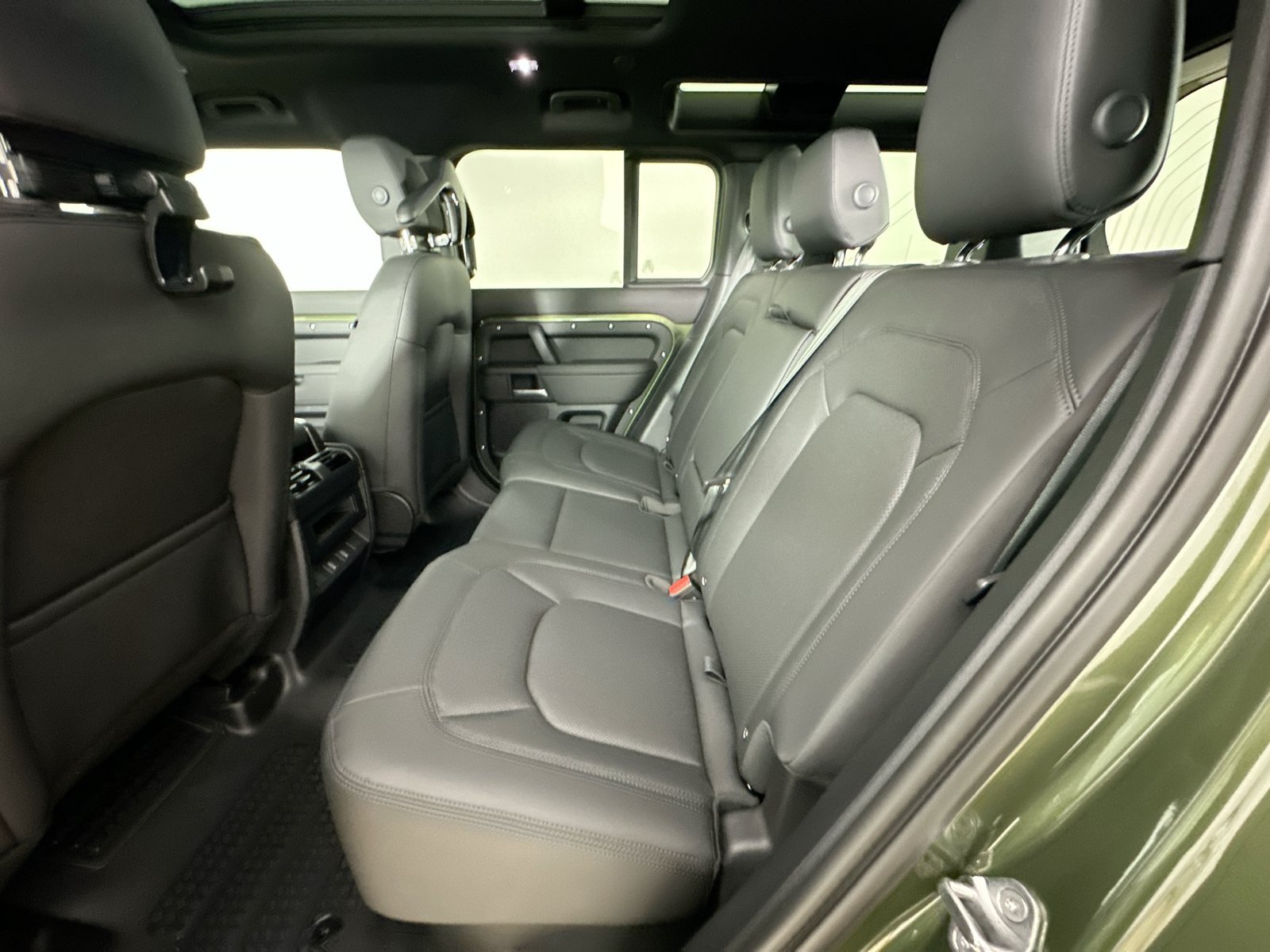 New 2026 Land Rover Defender 110 S AWD/4WD image 38