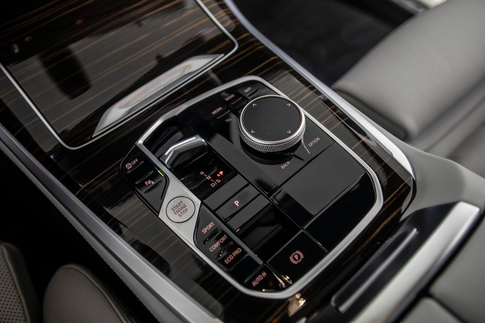 Used 2026 BMW X5 sDrive40i w/ M Sport Package image 29