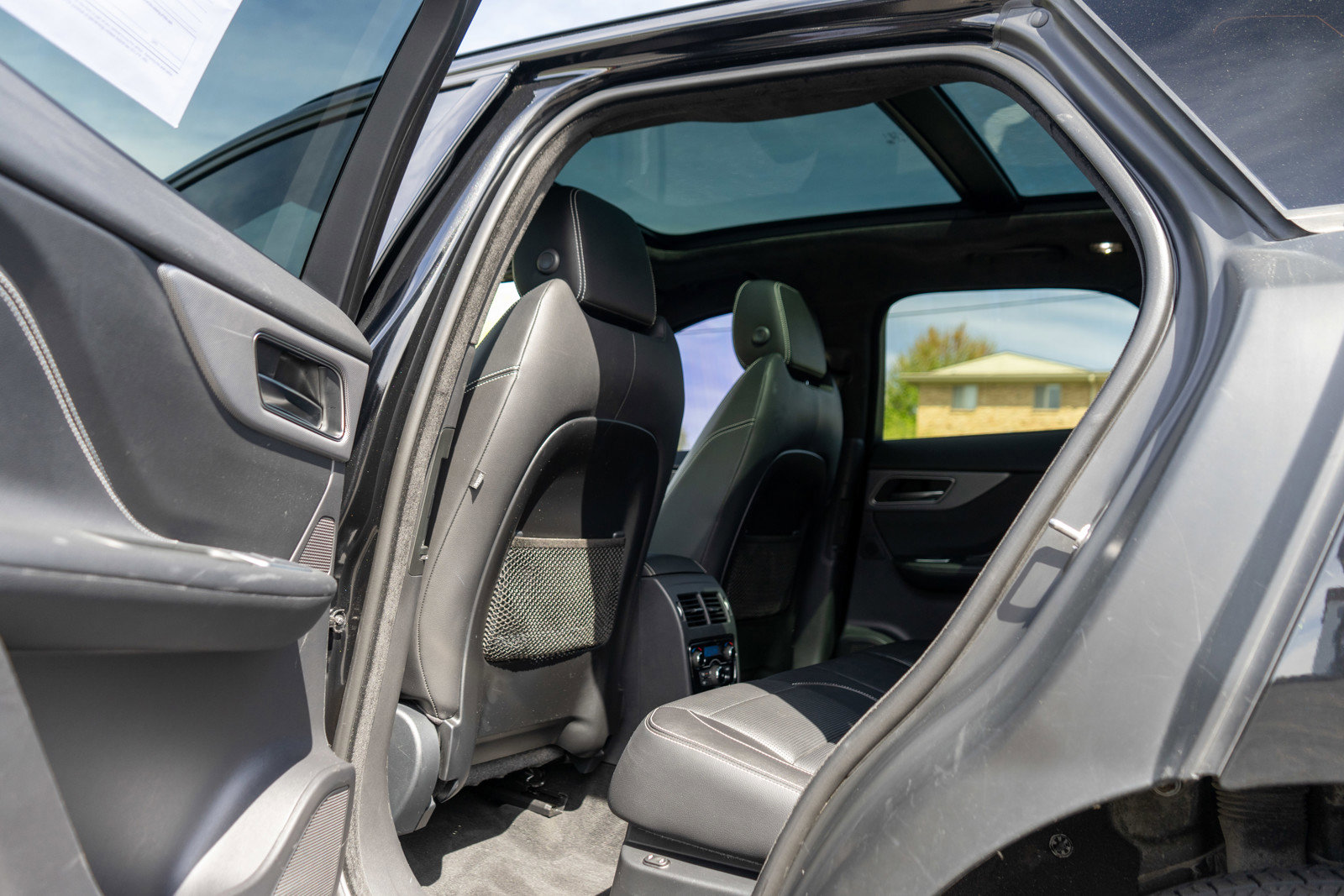 Used 2019 Jaguar F-PACE S AWD/4WD image 29